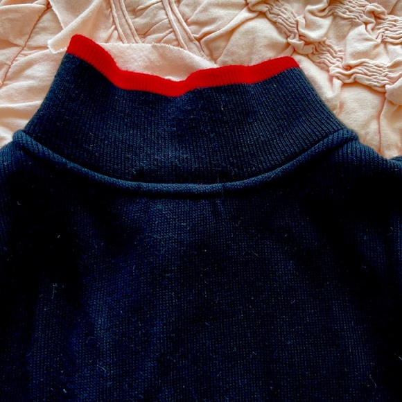 Polos - Picture 3 of 7